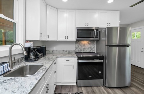 Leesville House | Welcome to this private setting! - 1.5 miles to Lake Murray public ramp!