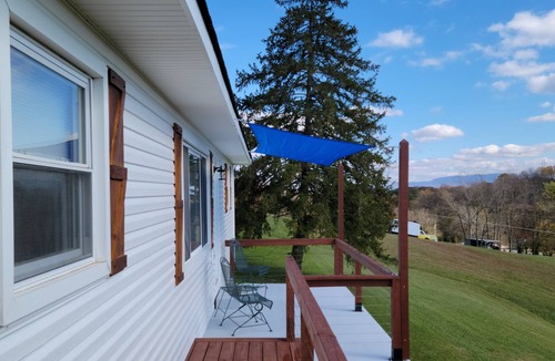 Kodak House | Welcome to Triple C Rentals, this home is clean, comfortable and convenient!!!!!
