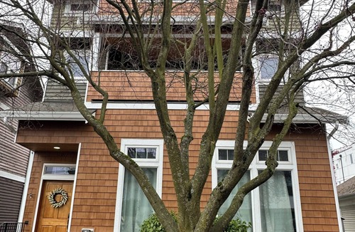Atlantic House | Welcoming 3-bedroom Craftsman house in Seattle perfect for your getaway