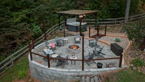Cosby Villa | Wellness Retreat Zen Oasis DOGS Spa Hot Tub