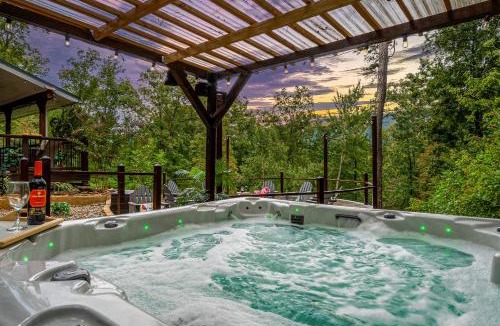 Cosby Villa | Wellness Retreat Zen Oasis DOGS Spa Hot Tub