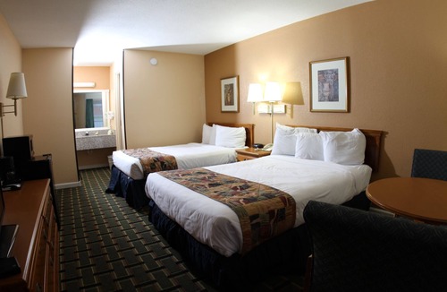 National Hills Hotel | West Bank Inn