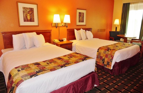 National Hills Hotel | West Bank Inn