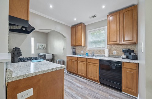 Capitol View House | West End Retreat Near Downtown ATL & Beltline