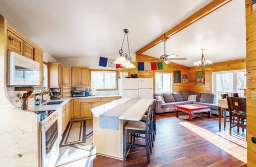 Hot Springs House | Wheel of Bliss Retreat