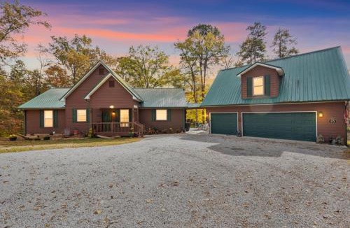 Baneberry House | Whiskey Cove Lakefront 2 Fireplaces 2 FirePits