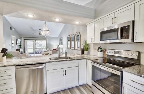 Iona Apartment | Whispering Palms in Cinnamon Cove - 2 bedroom 2 bathroom Condominium