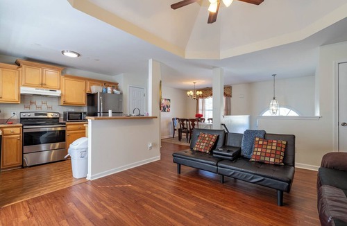 Dallas House | Whispering Pines Retreat with Fast WIFI/Smart TV and Coffee Maker