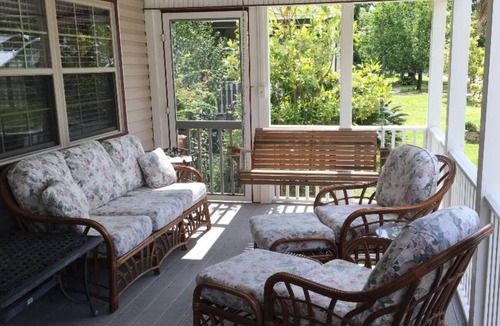 Gulfport House | WHISPERING SANDS COTTAGE, 2 PETS STAY FREE, GULF VIEW,