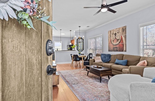 Athens House | Whitehall Dawg Den - Right by North Oconee River!