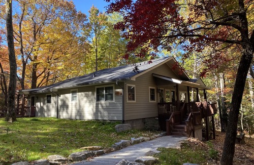 Wolf Ridge House | Wolf Ridge Retreat. Comfortable, peaceful retreat in the Blue Ridge Mountains