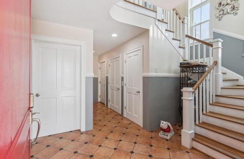 East Beach House | Wolfe Cottage - 2225 Bruce Drive