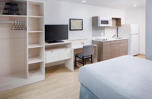 Everett Hotel | WoodSpring Suites Seattle Everett