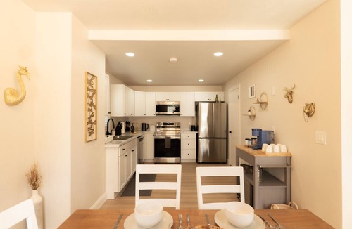 Dunlap House | Work, Rest & Gather | Spacious 3BR w/ Modern Charm
