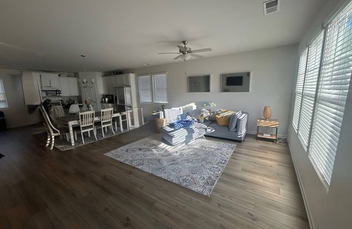 Church Street House | World Cup place in a Peaceful 3-bedroom house with AC in vibrant Atlanta
