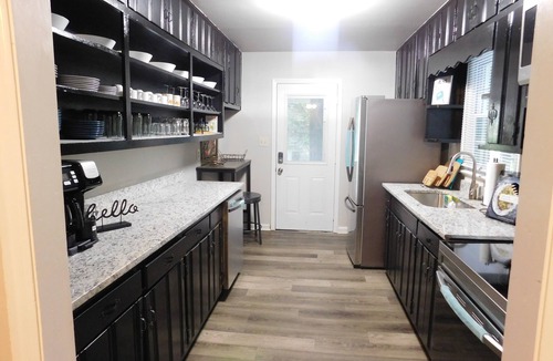 Forest Park House | World Cup Ready 5BR Near Airport & Stadium Sleeps14 Sport Teams Welcome