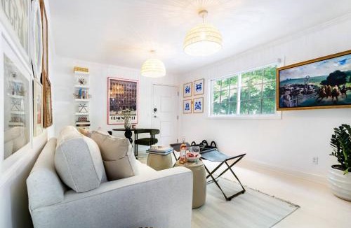 Virginia Highland Apartment | World Cup Stay! 5 min walk to Ponce City Market! 3 miles to Mercedes Benz