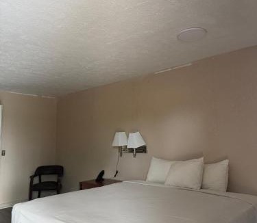 Sylvester Hotel | Worth Inn