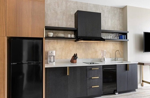 Downtown Atlanta Condo | Wyndham Atlanta Resort | 1BR/1BA King Bed Suite