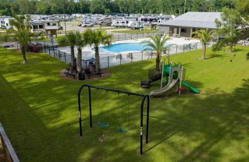 Oak House | Your Glamping Escape Awaits 5 miles from the Beach