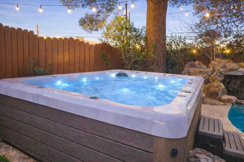 1-Acre Las Vegas Getaway: Pool, Spa & Tennis Court