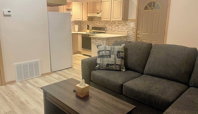 1 bedroom upper apartment - Just remodeled
