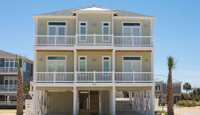 10% OFF! AUGUST WEEKS STILL AVAILABLE! HUGE POOL! ELEVATOR! LARGE GROUPS! in Ocean Isle Beach