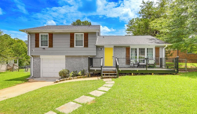 18 Mi to Dtwn Atlanta: Pet-Friendly Home w/Yard!