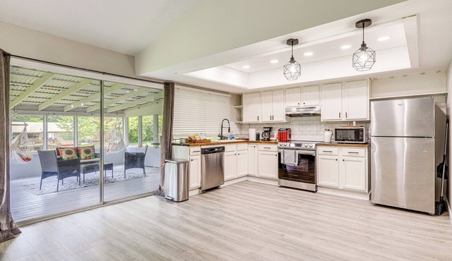 18 Mi to Dtwn Atlanta: Pet-friendly Home w/Yard!