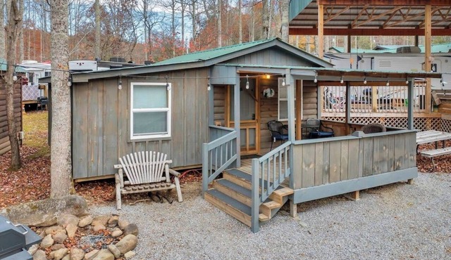 1BR Cabin in Gatlinburg close to Pigeon Forge