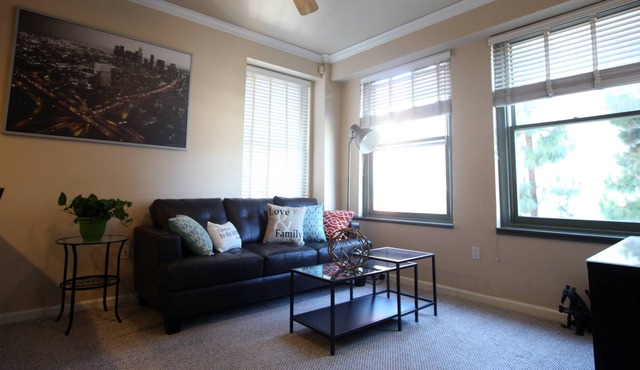 2 bd Historic Bldg near Disneyland