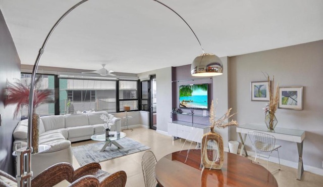 2 Bedroom Condo with Resort Amenities, Pool and Gym 618
