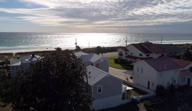 2-bedroom efficiency apartment in amazing Panama City Beach on 30A with WiFi, AC