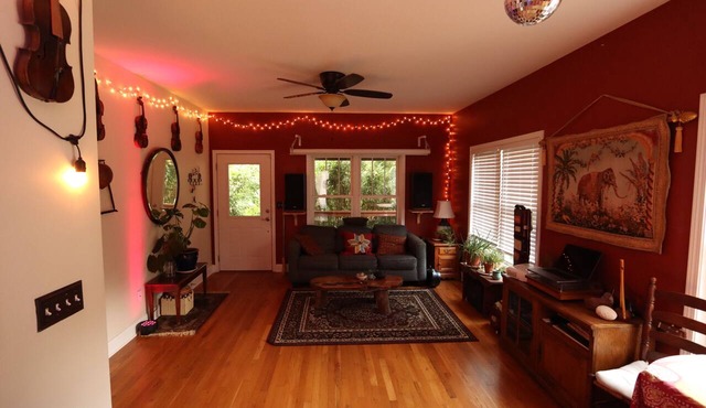 2-bedroom house in West Asheville with cool AC and charm