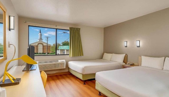 2 Full Beds | Hearing Access Nsmk Micfridg in Ogden