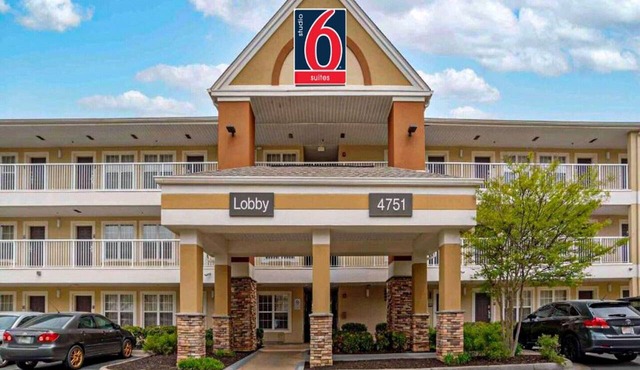 2 Full Beds | Non-Smoking, Kitchen