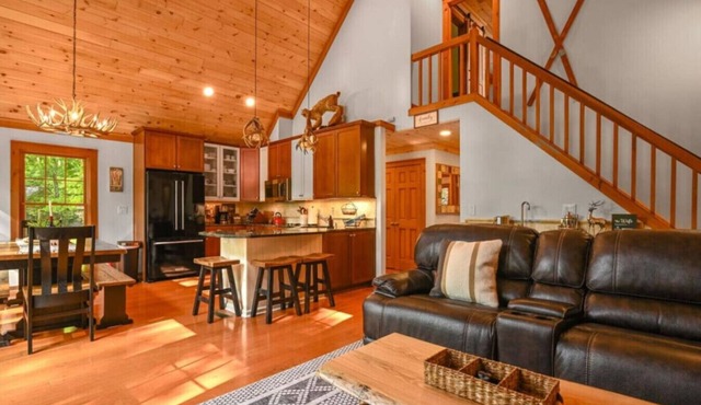 2 Master BDRM, 2 Min to Camelback - Sleeps 10 in Tannersville