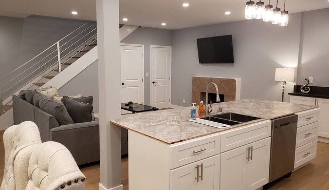 3 bedrooms fully remodeled with all new furniture by Pico and Robertson in Los Angeles