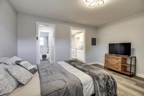 3 Mi to Dtwn: Pet-Friendly Studio in Huntsville