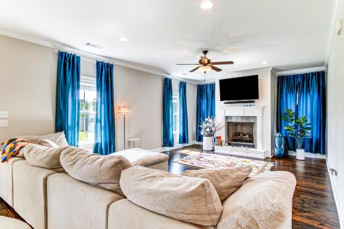 4 Mi to Dtwn: Stylish Home w/Large Yard in Dothan