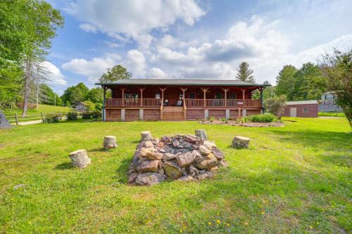 4 Mi to Grandfather Mtn! Family-Friendly Cabin