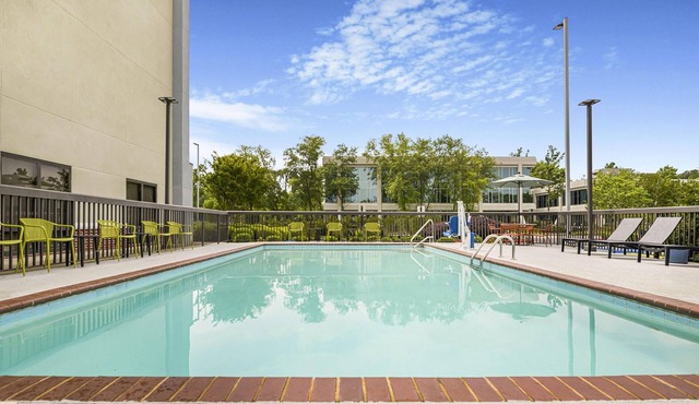 4 Rooms Ideal for Groups + Free Parking & Breakfast | Von Braun Center - 4.9 mi
