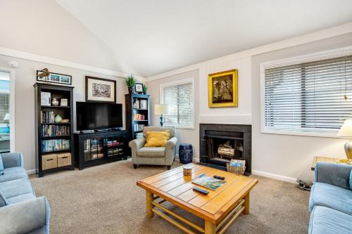 452 Oceanwoods Cottage