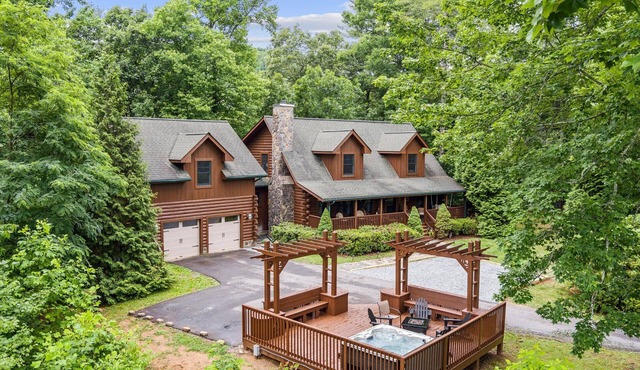 5-bedroom cabin 15 minutes from Great Smoky Mountains National Park