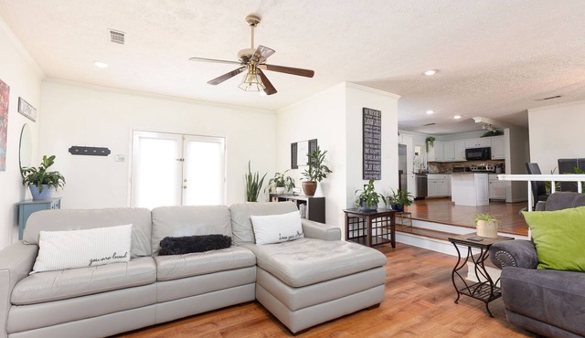 5 min Walk to Cooper Creek. Cozy Outdoor Space! 15-20 minutes to Ft Benning.