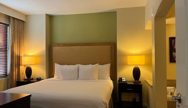 7-Night Luxury Stay at The Grandview at Las Vegas 1 BDR Suite with Full Kitchen