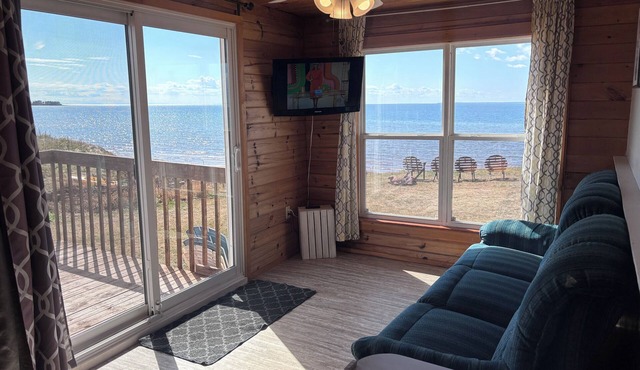 80 Oceanside Cottage in Cape Traverse
