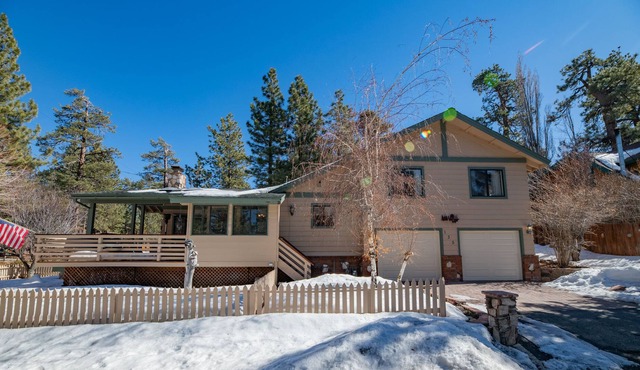 A Stones Throw - A spacious property in an unbeatable location at the end of Gilner point!
