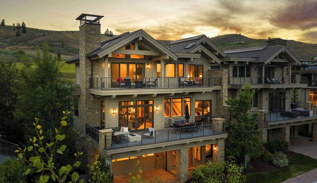 Abode at White Clouds, hot tub, Sun Valley, minutes to skiing in Sun Valley