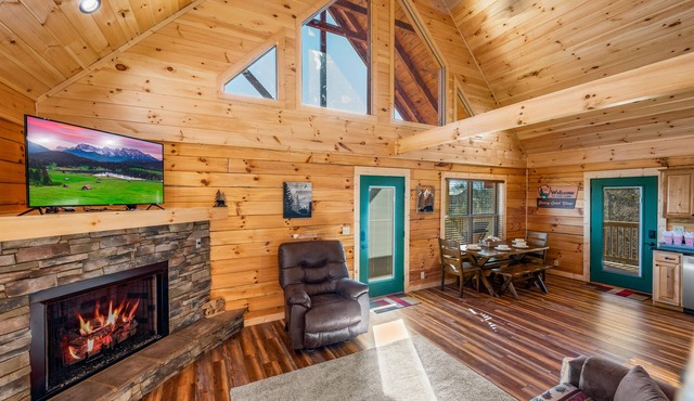 Accessible cabin in resort, pool, views, theater and game loft!